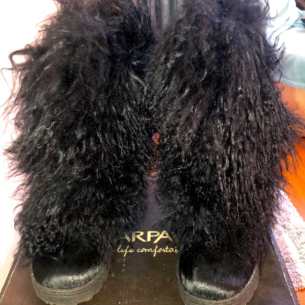Excellent condition! Bare paw boots